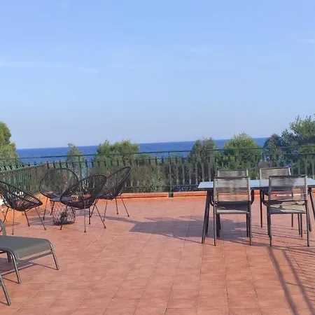 Mama Koala Beach Апартаменты Маскали